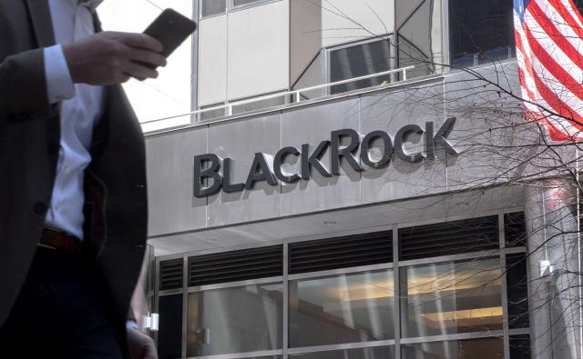 BlackRock не токенизирует активы на Hedera: курс HBAR снизился на 35%