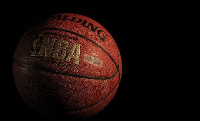 Клуб NBA выплачивает игрокам гонорары в биткоине